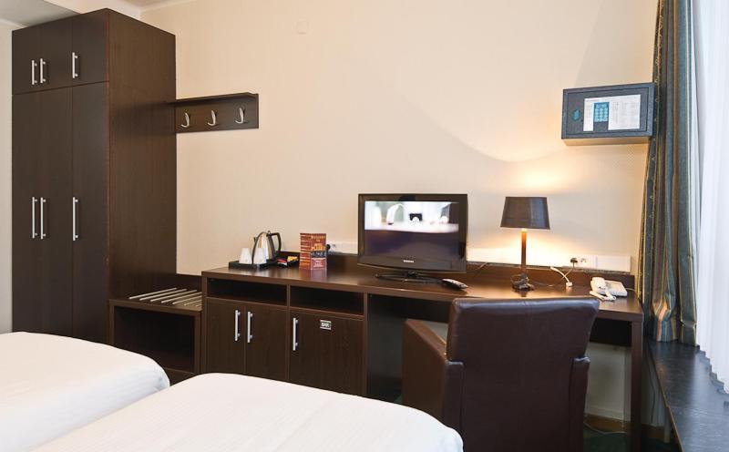 Hotel Plasky Schaerbeek Zimmer foto